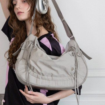 韓國PARFUM DE LAUBE蝴蝶結半月包